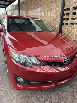 Toyota Camry SE 4dr Sedan (2.5L 4cyl 6A) 2014 Red