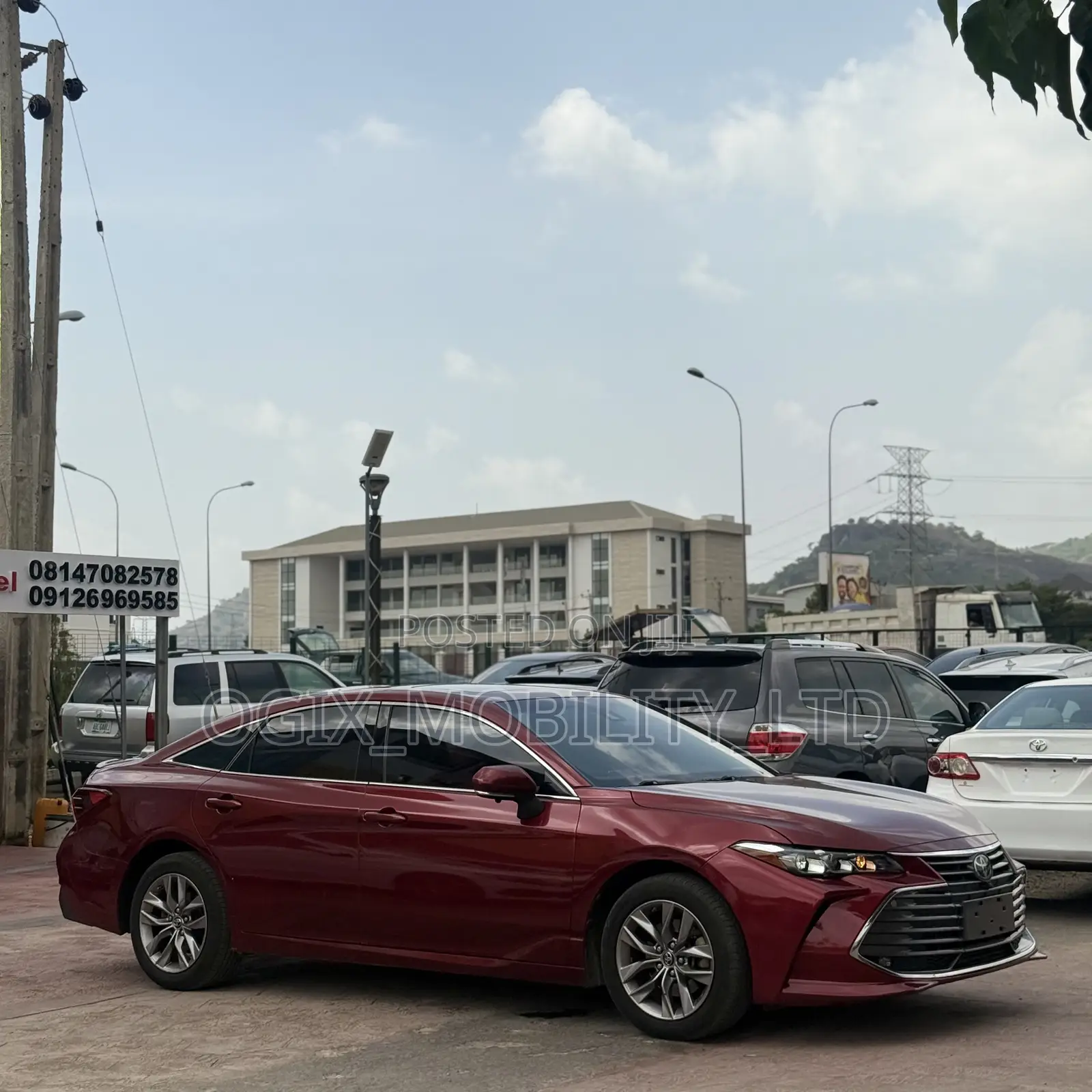 Toyota Avalon 2020 Red