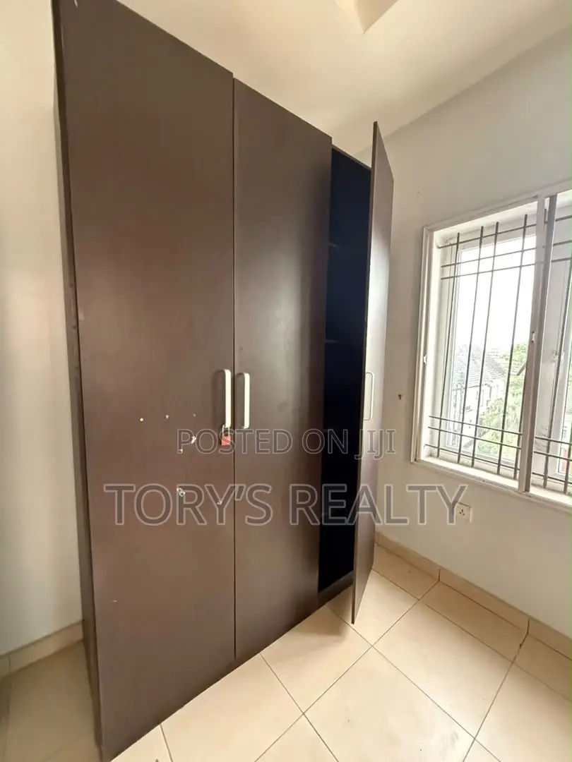 3bdrm Apartment in Lekki Phase 2 for rent