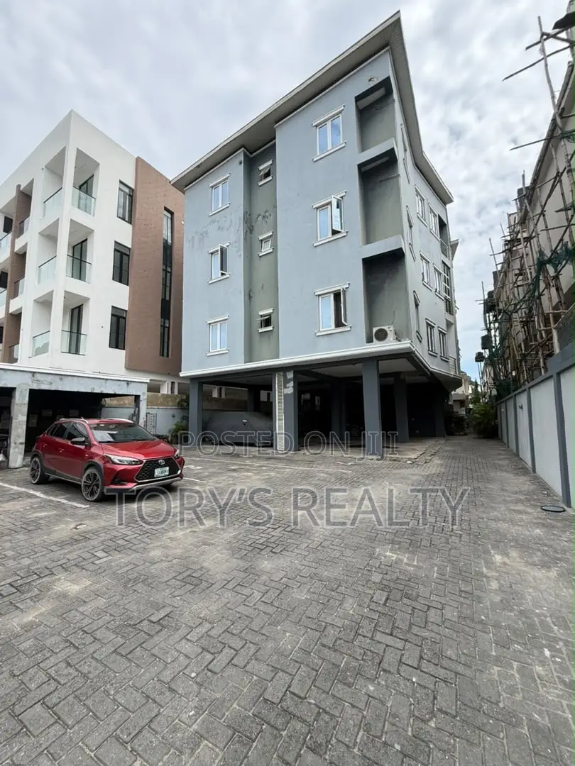 3bdrm Apartment in Lekki Phase 2 for rent