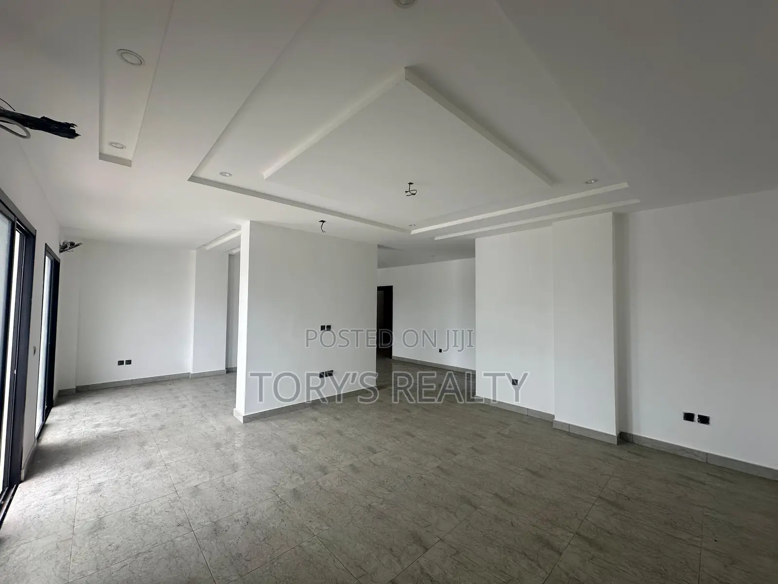 4bdrm Apartment in Banana Island for rent