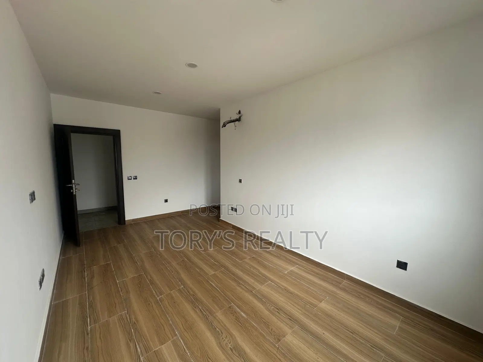 4bdrm Apartment in Banana Island for rent