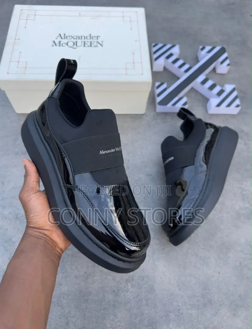 Alexander McQueen Sprint Patent Black Sneakers