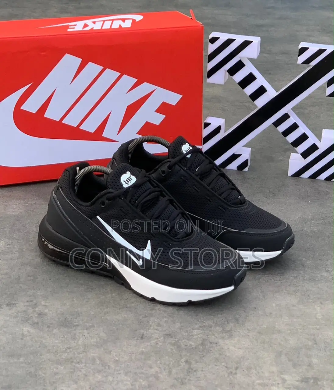 Nike Airmax Anthracite Black and White Sneakers