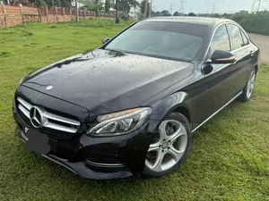 Mercedes-Benz C300 2016 Black