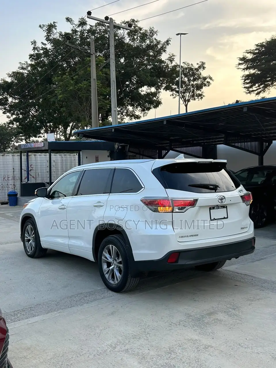 Toyota Highlander XLE 4dr SUV AWD (3.5L 6cyl 6A) 2015 White