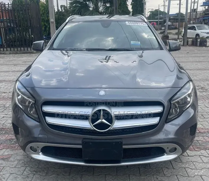 Mercedes-Benz GLA 250 2016 Gray