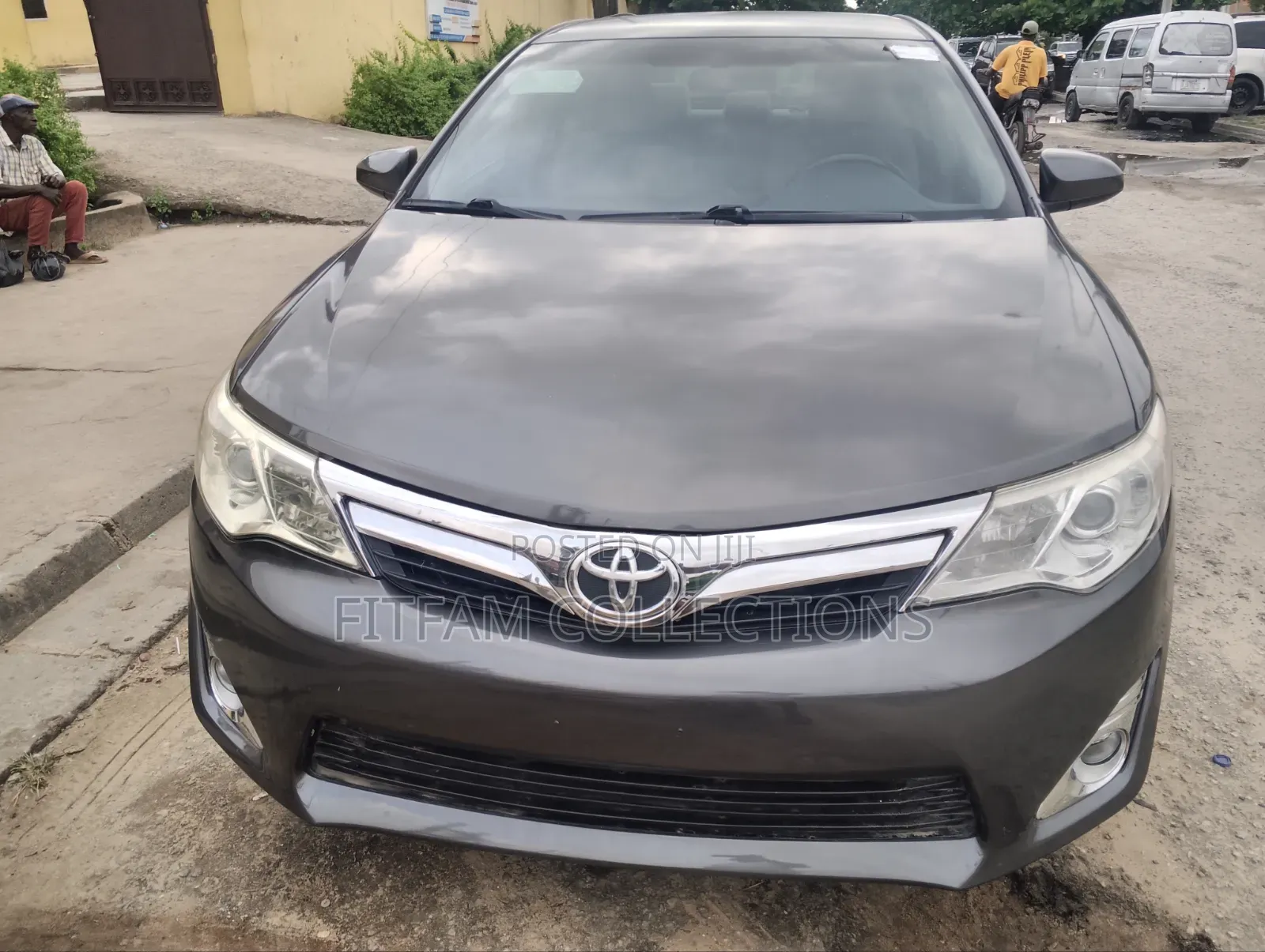 Toyota Camry LE 4dr Sedan (2.5L 4cyl 6A) 2013 Gray