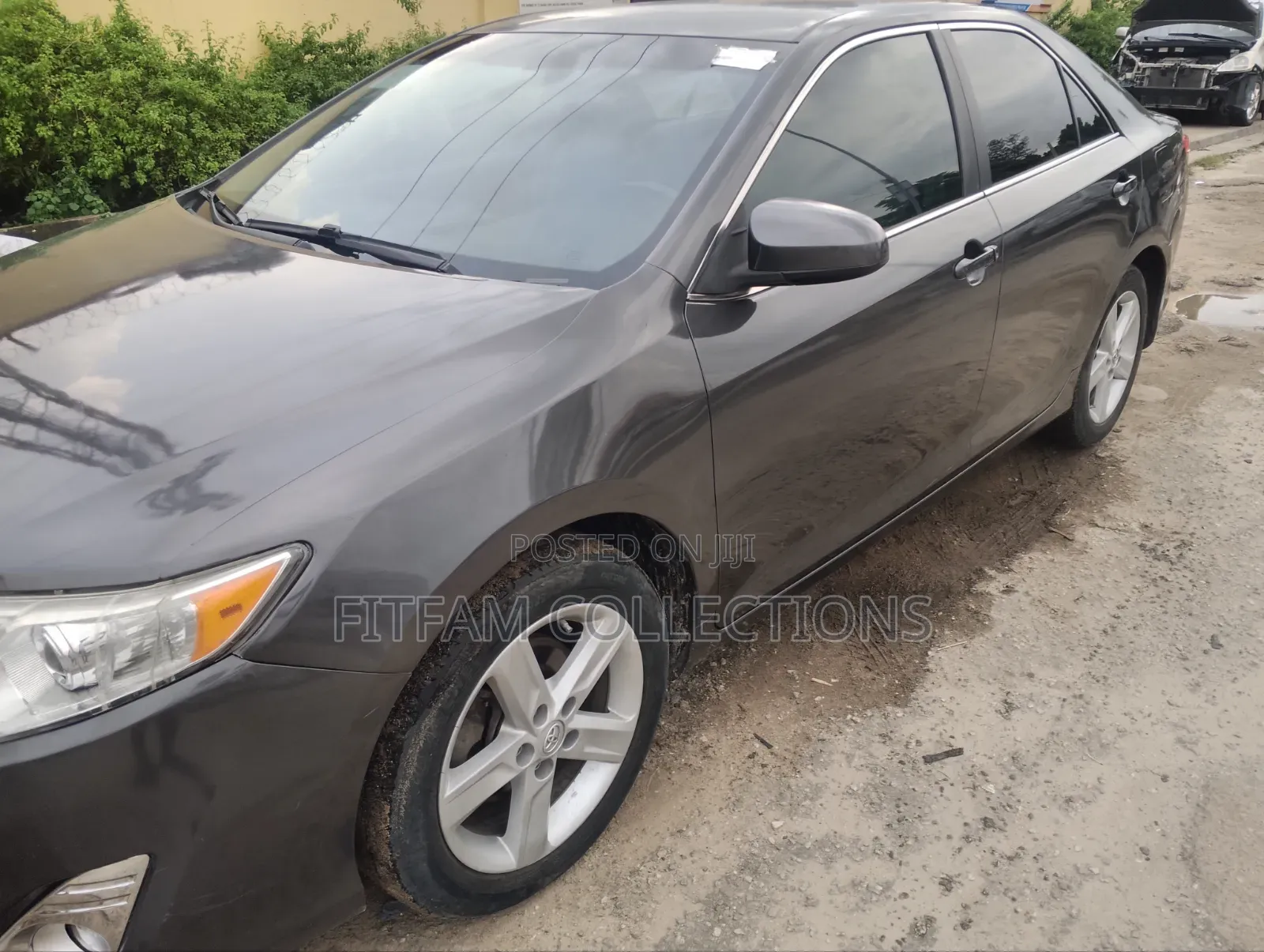 Toyota Camry LE 4dr Sedan (2.5L 4cyl 6A) 2013 Gray