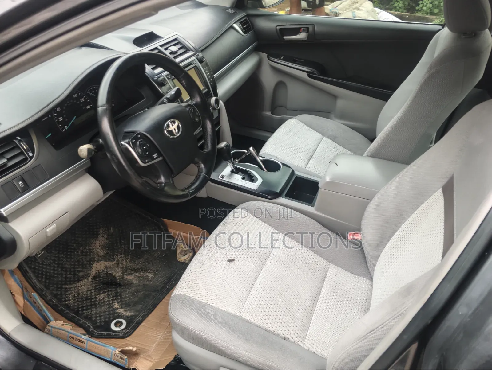 Toyota Camry LE 4dr Sedan (2.5L 4cyl 6A) 2013 Gray