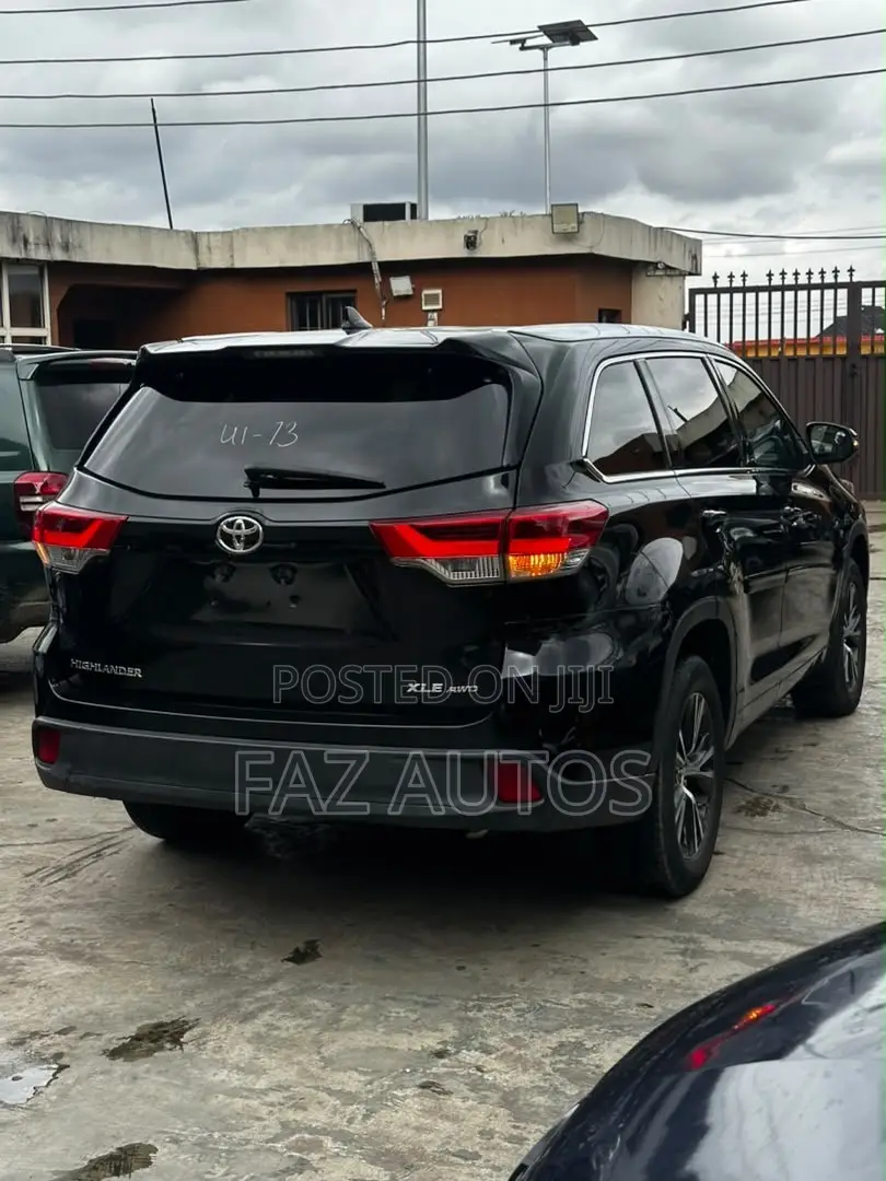 Toyota Highlander XLE V6 4x4 (3.5L 6cyl 6A) 2016 Black