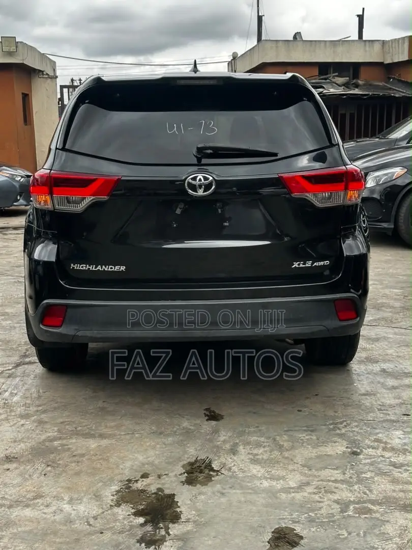 Toyota Highlander XLE V6 4x4 (3.5L 6cyl 6A) 2016 Black