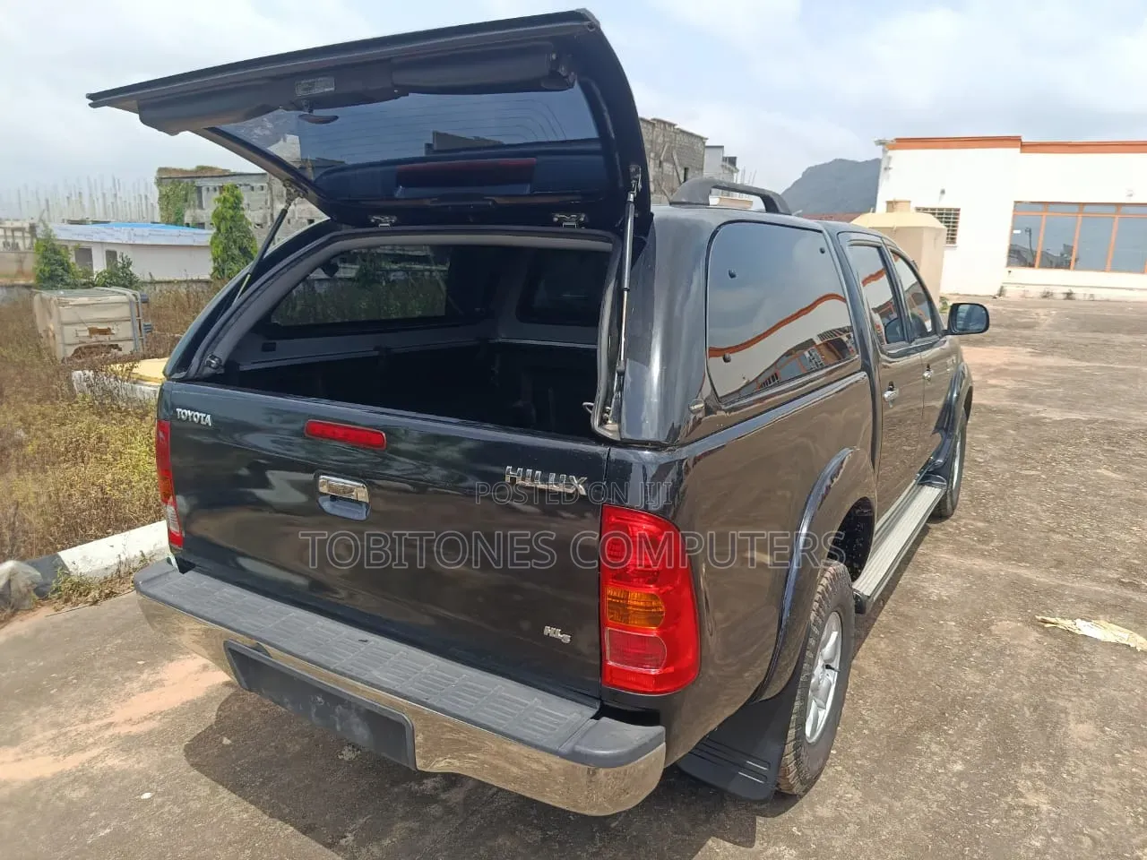 Toyota Hilux 2.5 D-4D SRX 2011 Black