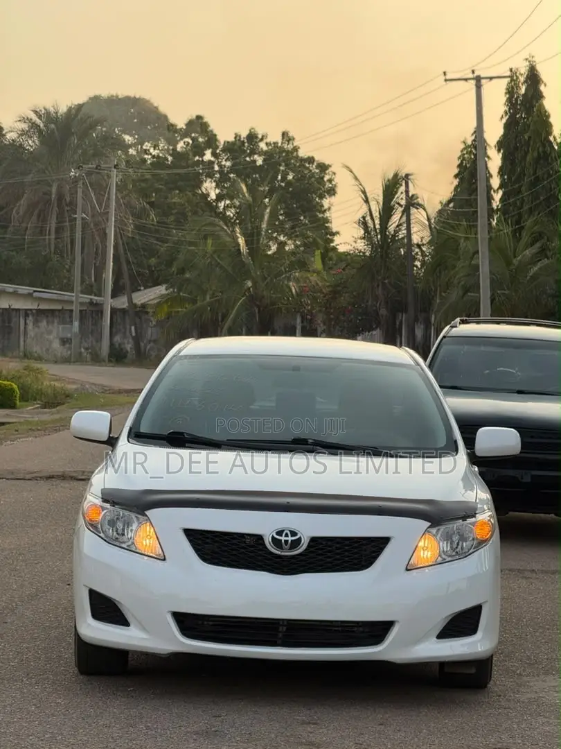 Toyota Corolla 2009 White