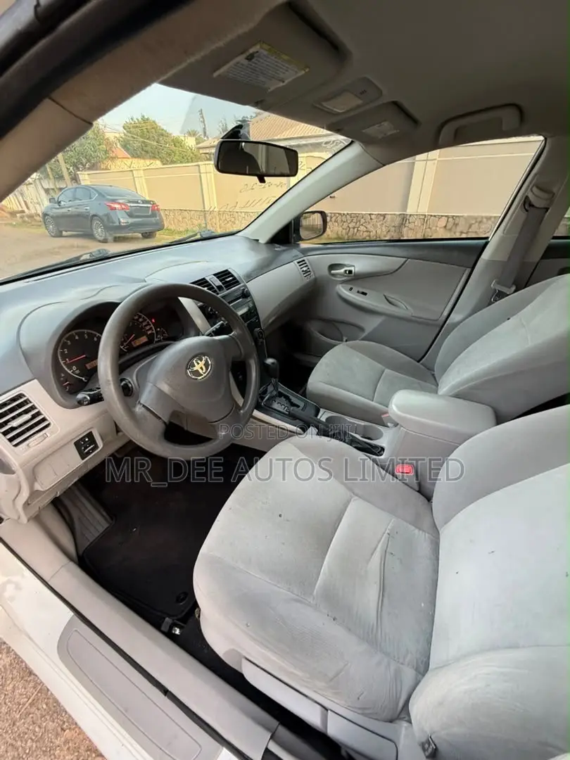 Toyota Corolla 2009 White