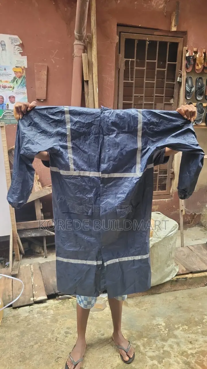 Heavy-Duty Waterproof Polyester Raincoat