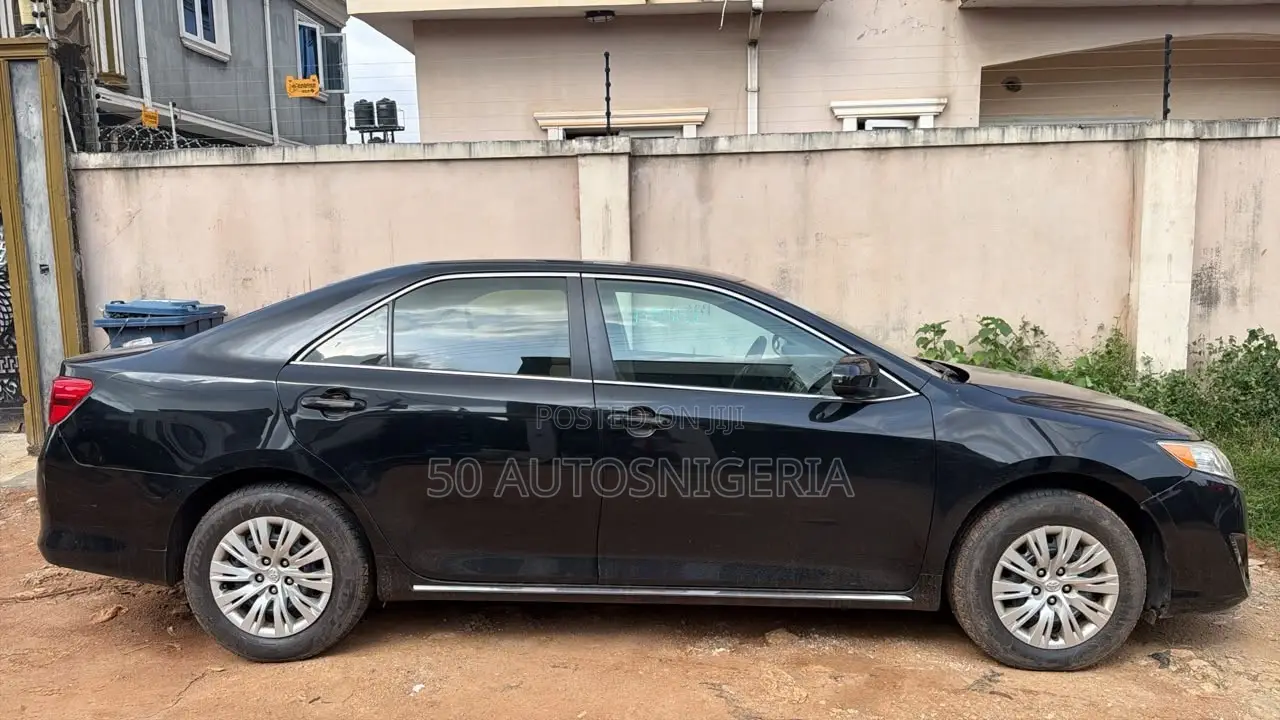 Toyota Camry LE 4dr Sedan (2.5L 4cyl 6A) 2013 Black
