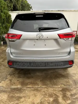 Toyota Highlander XLE V6 4x2 (3.5L 6cyl 6A) 2016 Black