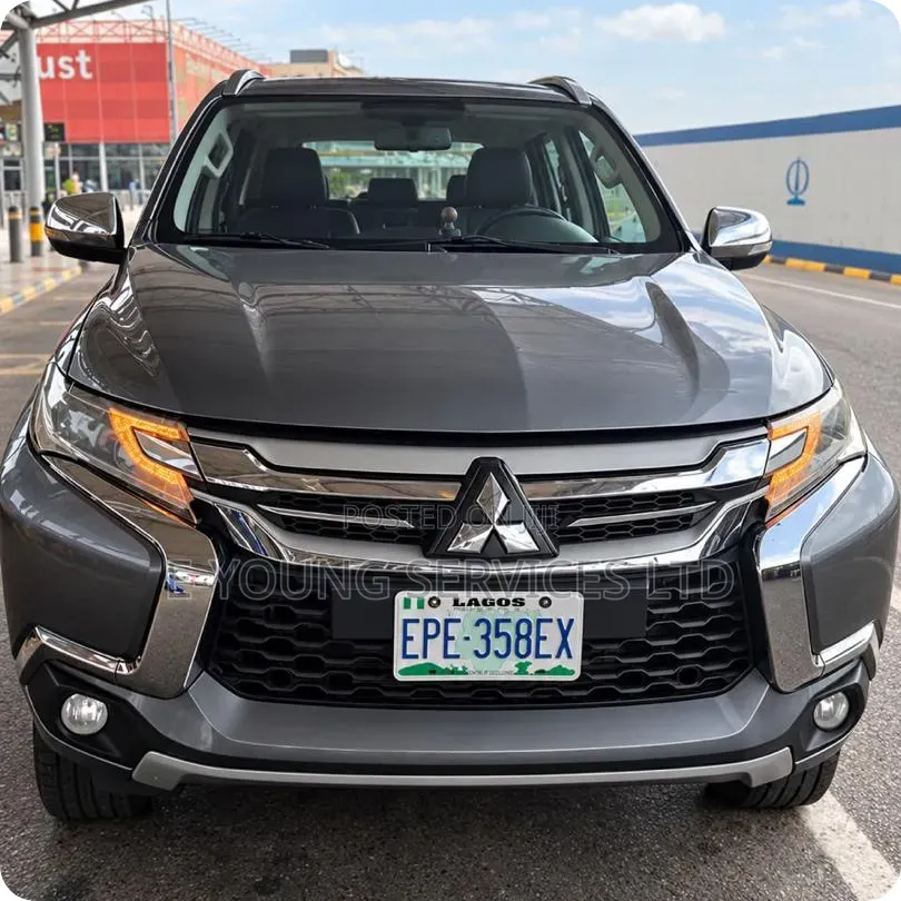 Mitsubishi Pajero Sport 2018 Gray