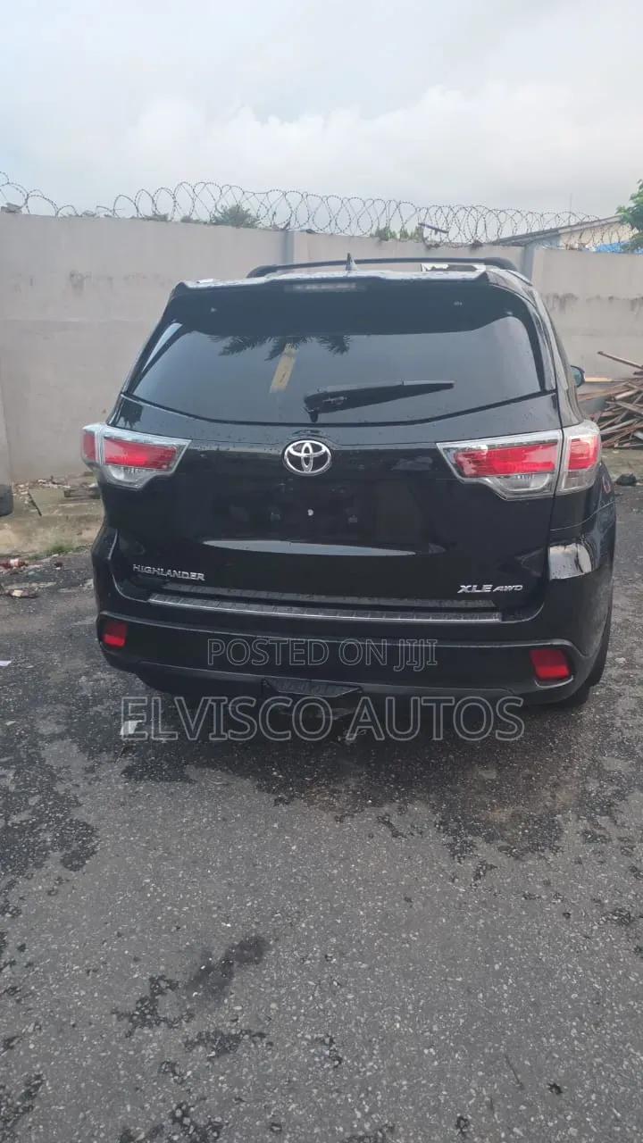 Toyota Highlander XLE V6 4x4 (3.5L 6cyl 6A) 2016 Black