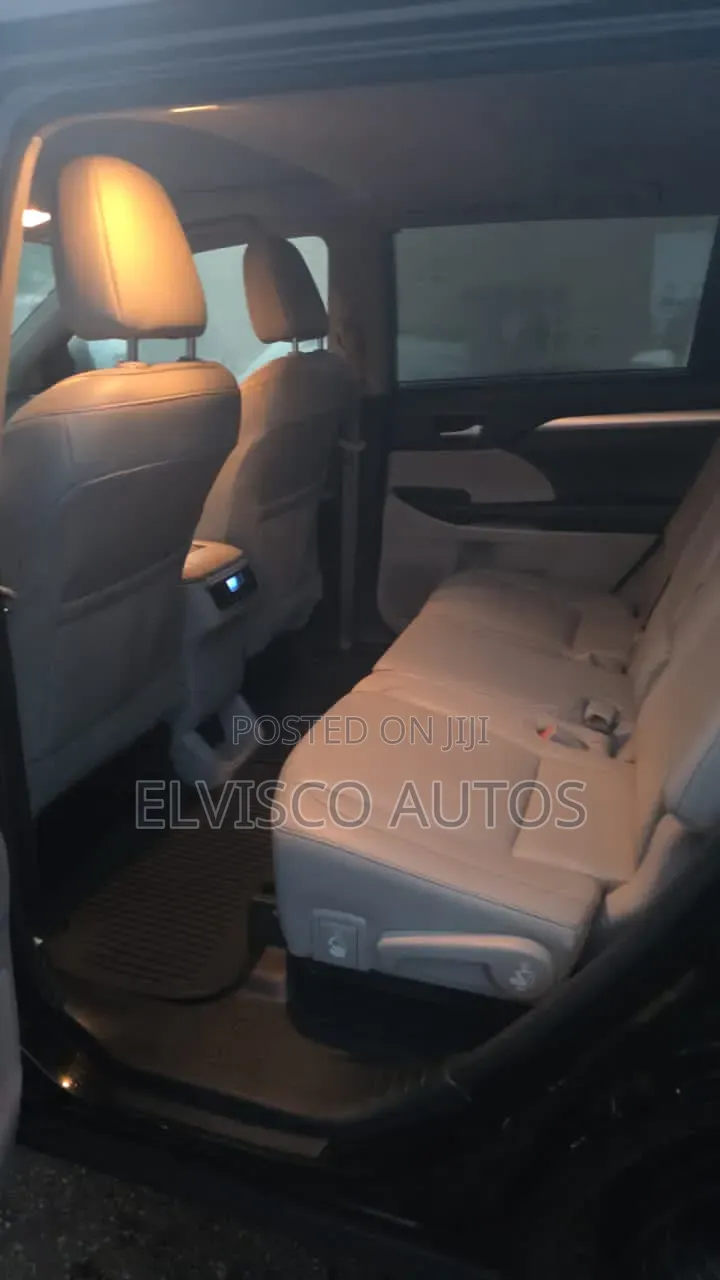 Toyota Highlander XLE V6 4x4 (3.5L 6cyl 6A) 2016 Black