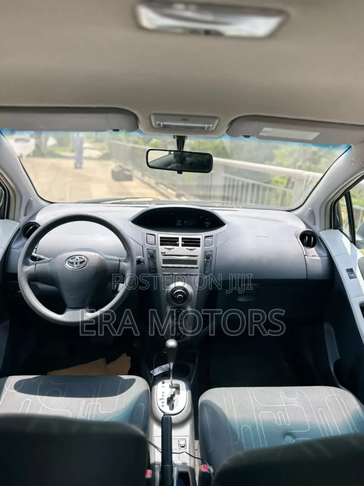 Toyota Yaris 2010 White