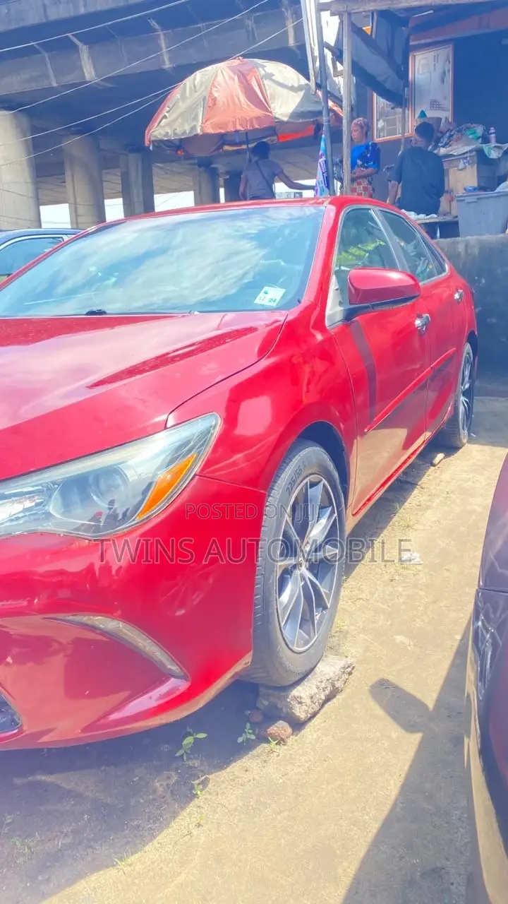 Toyota Camry XSE 4dr Sedan (2.5L 4cyl 6A) 2017 Red