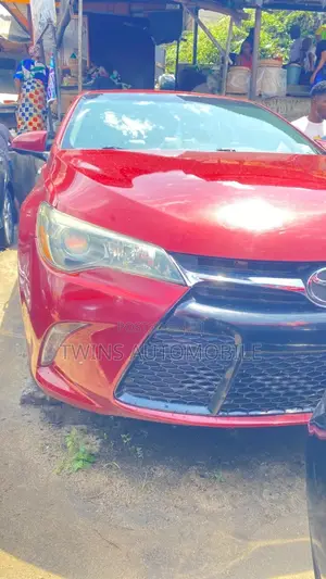 Toyota Camry XSE 4dr Sedan (2.5L 4cyl 6A) 2017 Red