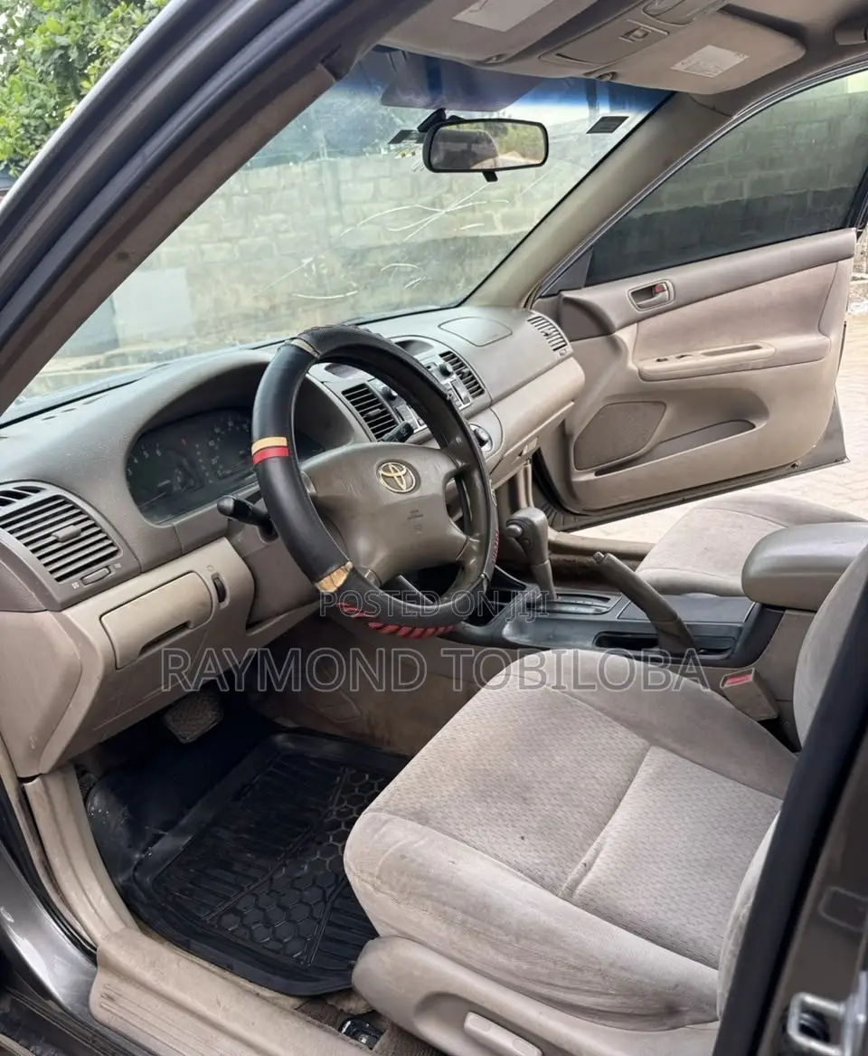 Toyota Camry 2004 Gray
