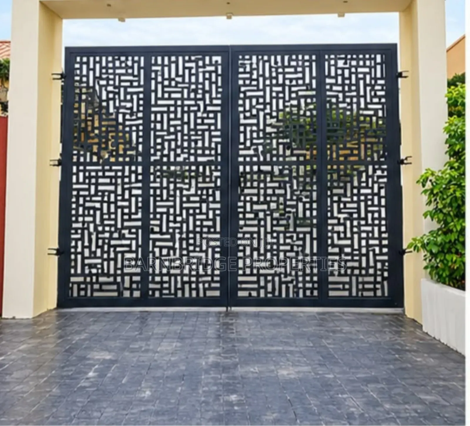 4bdrm Duplex in Gate Estate, for sale