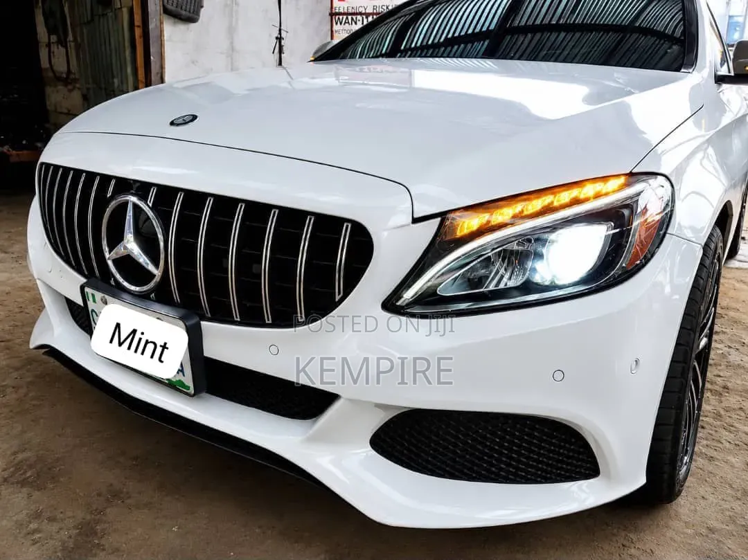 Mercedes-Benz C400 2017 White