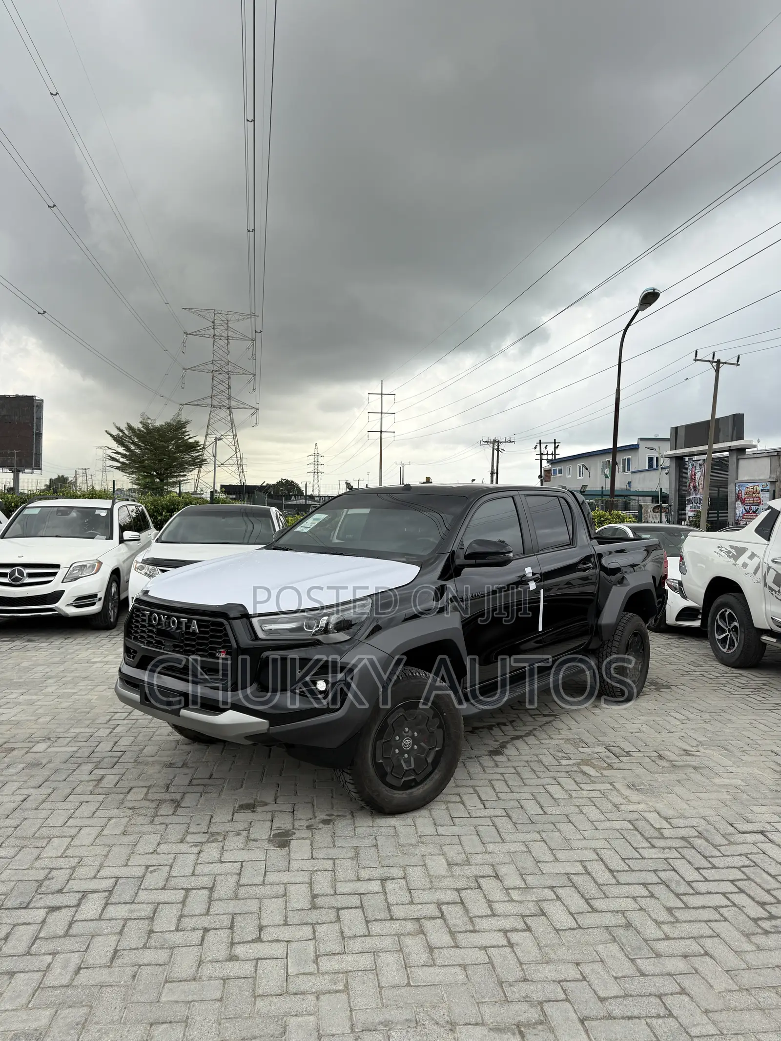 New Toyota Hilux 2025 Black