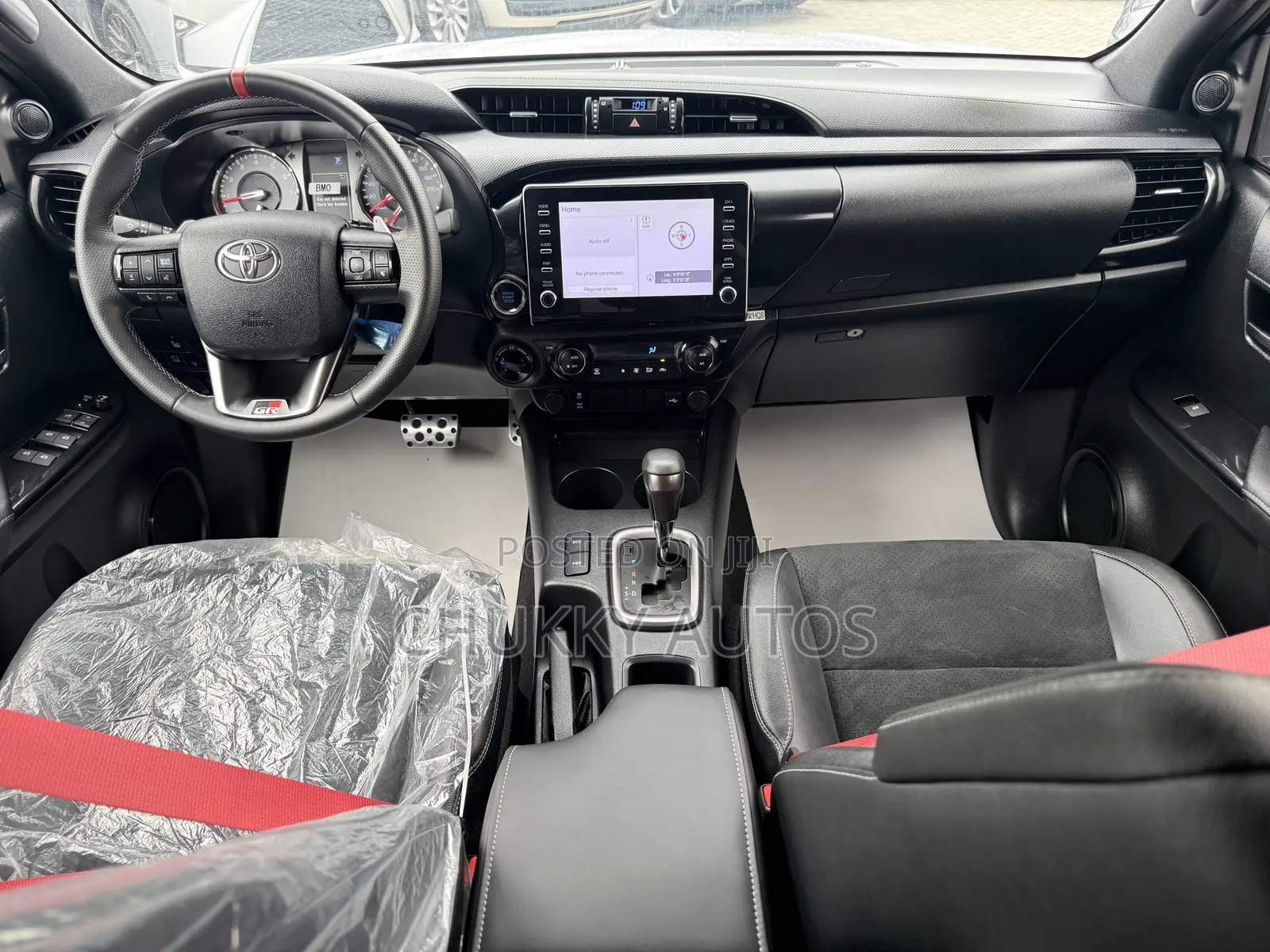 New Toyota Hilux 2025 Black