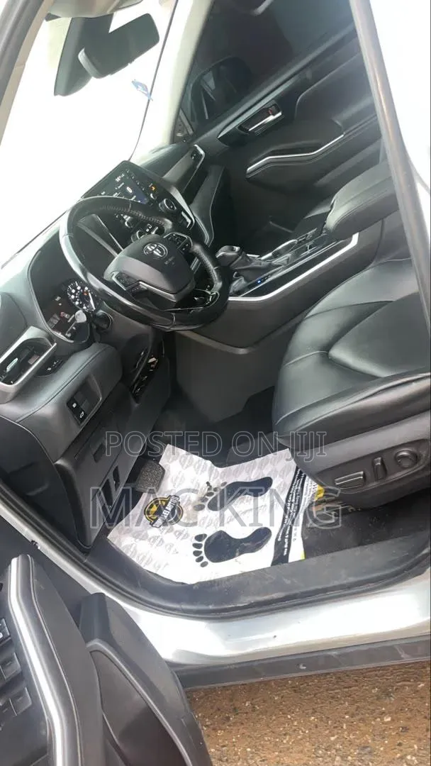 Toyota Highlander 2020 Silver