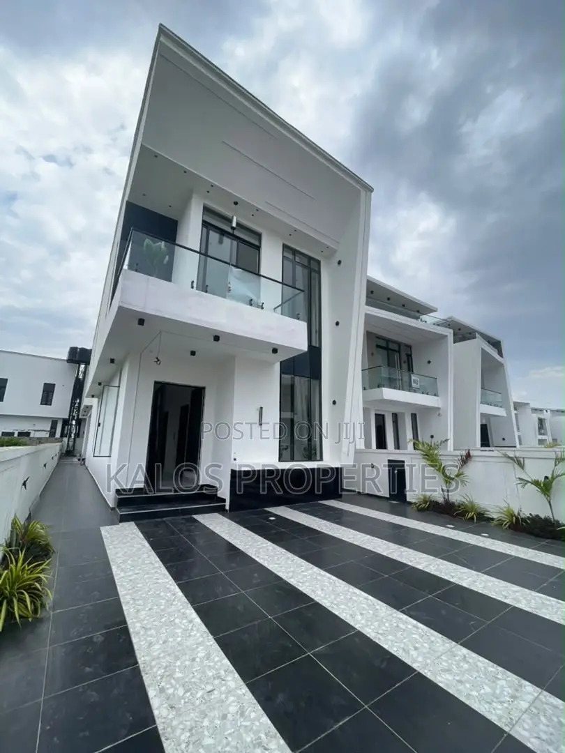 5bdrm Duplex in Ajah Lekki for sale