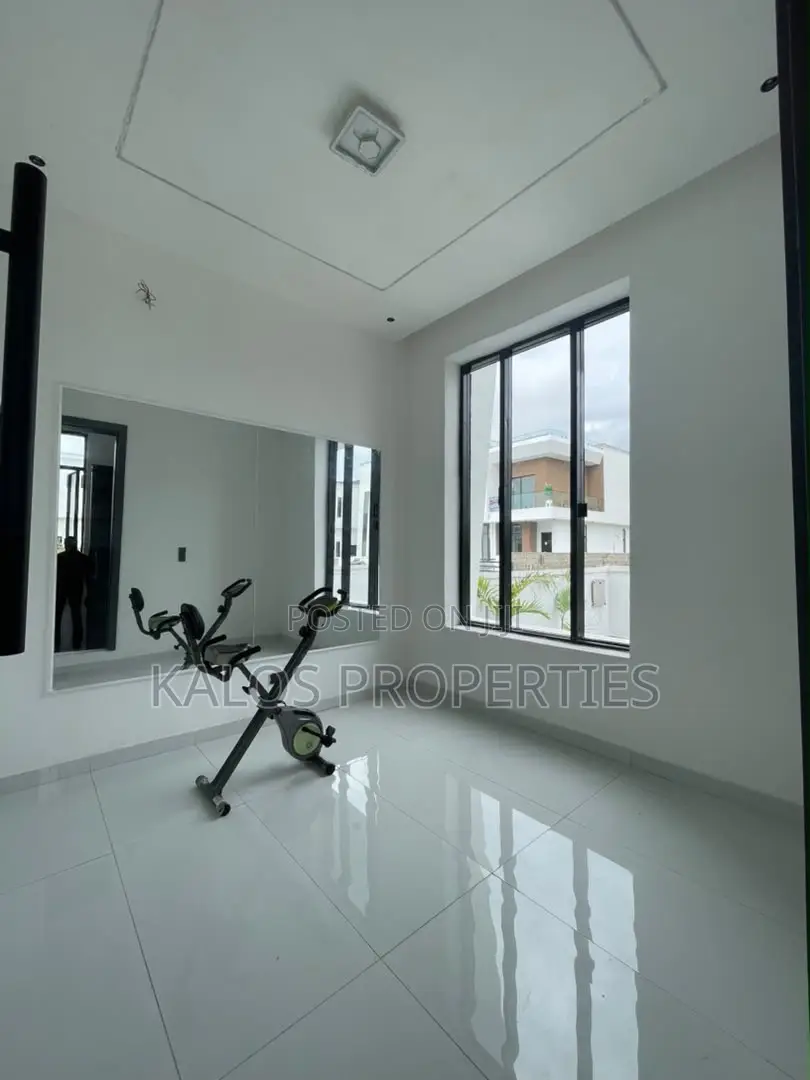5bdrm Duplex in Ajah Lekki for sale