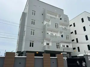 3bdrm Apartment in Lekki Phase 1 for rent