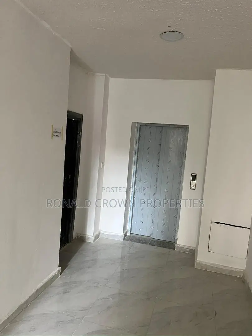 3bdrm Apartment in Lekki Phase 1 for rent