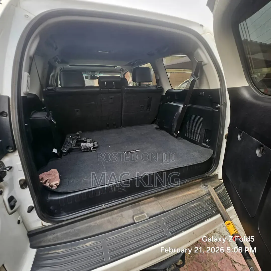 Lexus GX 2018 White
