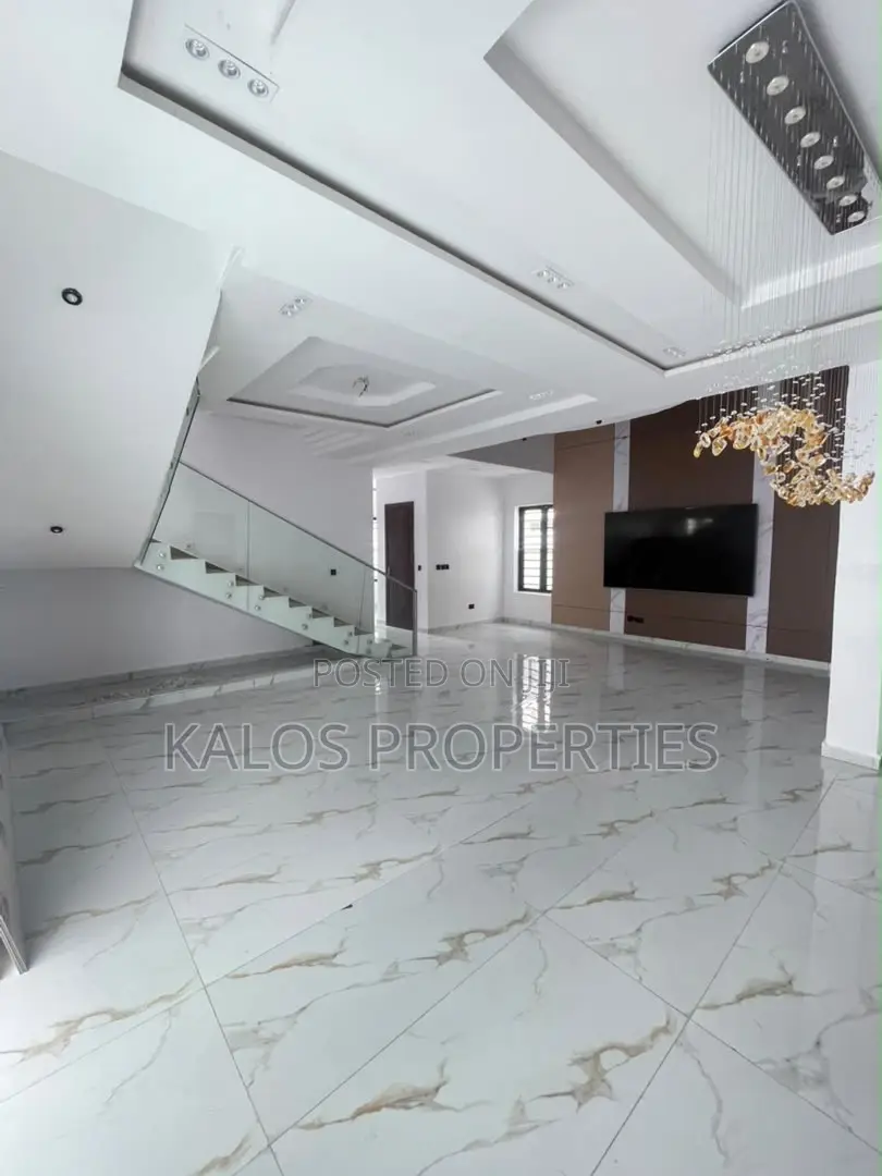 5bdrm Duplex in Osapa London for sale
