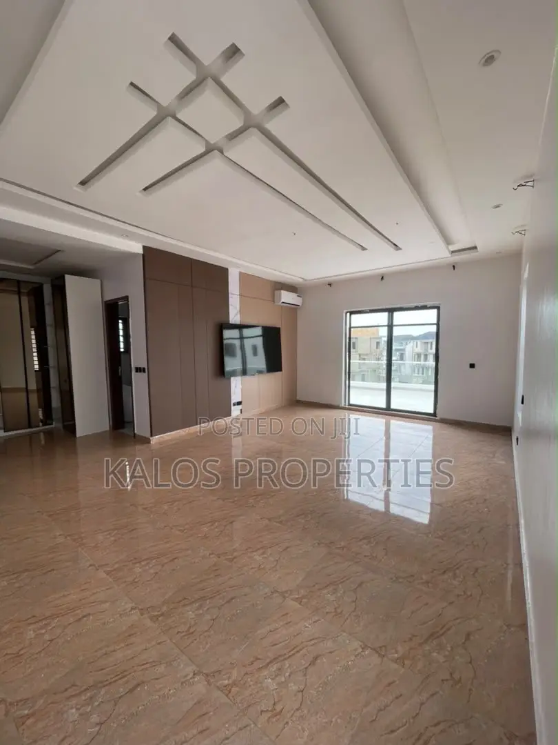 5bdrm Duplex in Osapa London for sale