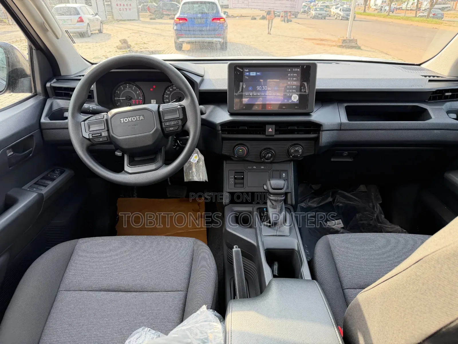 New Toyota Hilux 2025 Black