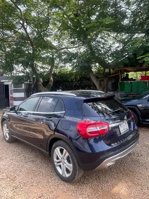 Mercedes-Benz GLA-Class 2016 Blue