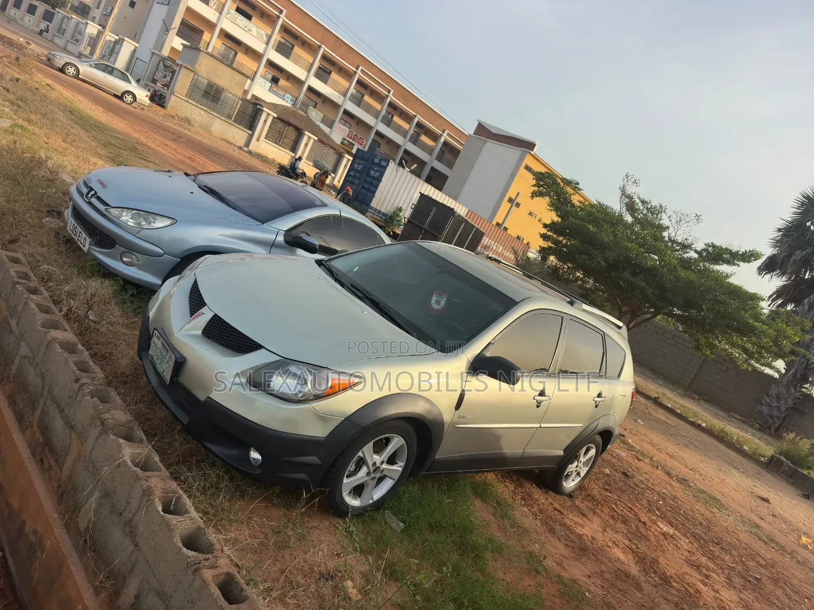 Pontiac Vibe Automatic 2004 Silver