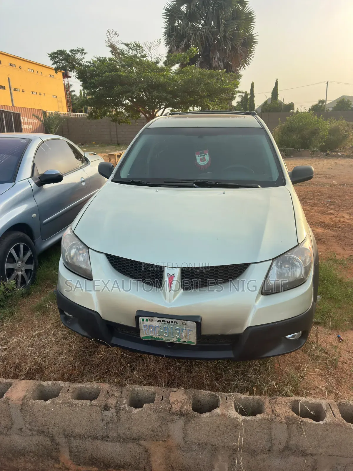 Pontiac Vibe Automatic 2004 Silver