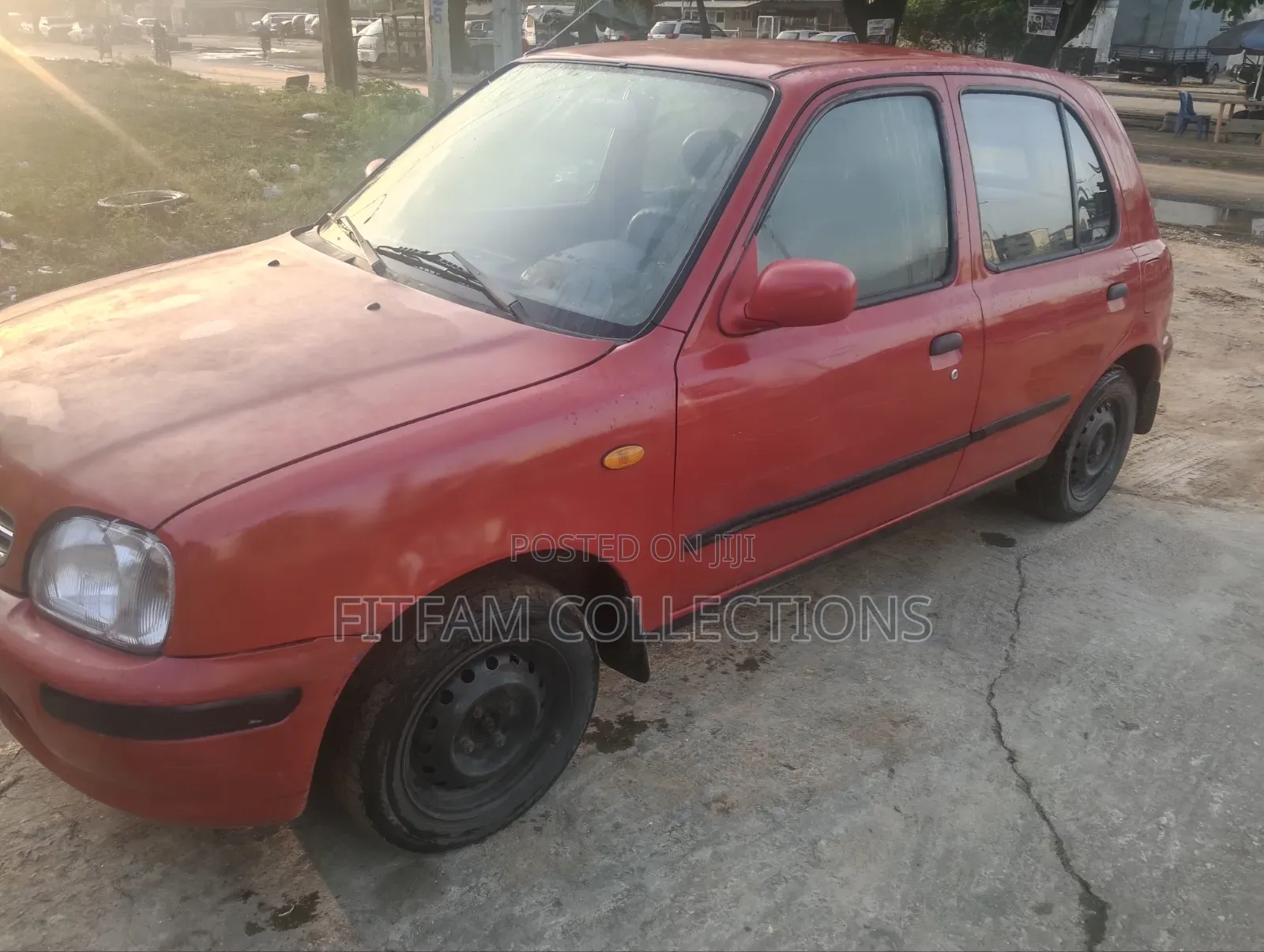 Nissan March 1998 Red