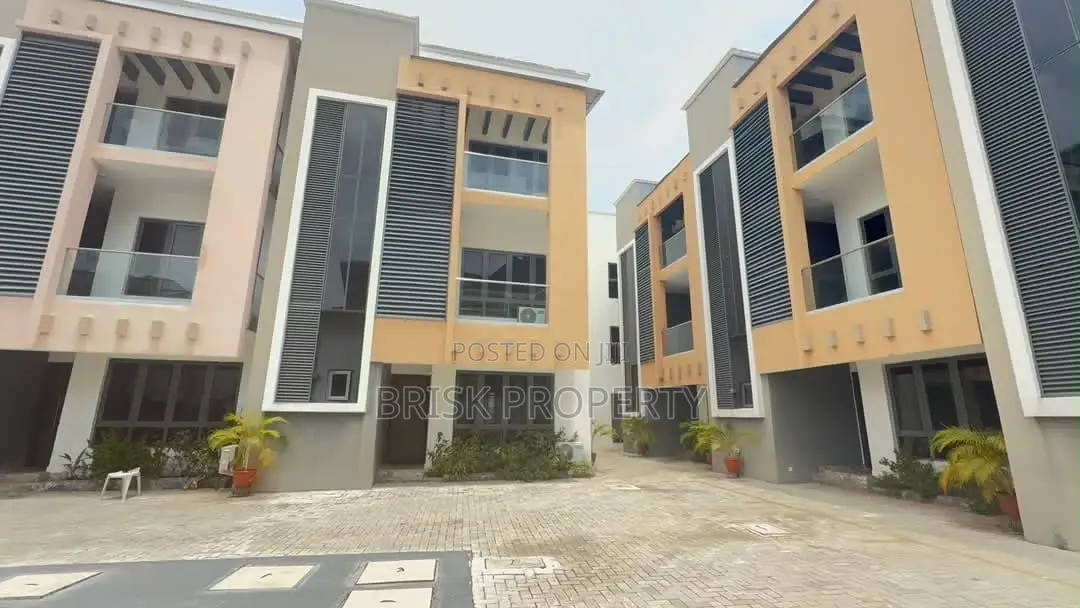 4bdrm Townhouse / Terrace in Banana Island for rent