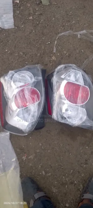 Set of Back Light Pontiac Vibe 2010