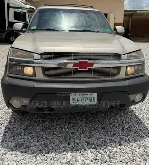 Chevrolet Avalanche 2005 Brown