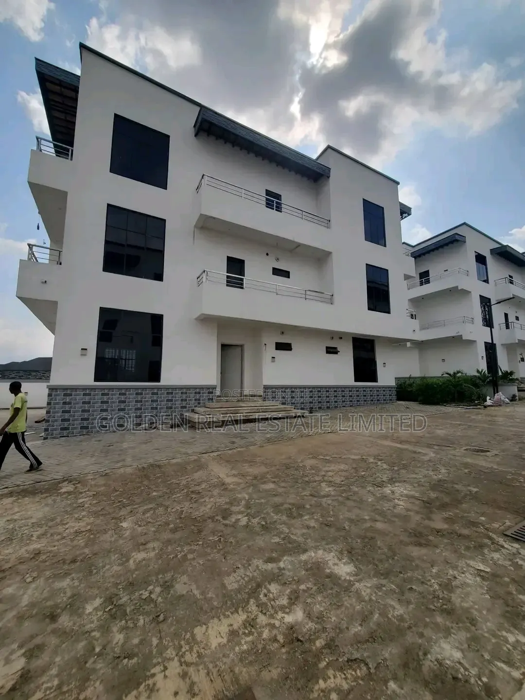6bdrm Duplex in Katampe Extension for sale